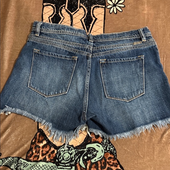 NWOT Distressed KanCan High Rise Ripped Button Fly 3.5in Short - Picture 5 of 8